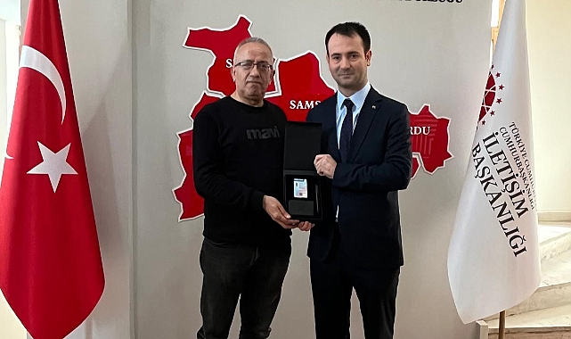 Burhan Arar'a prestijli sarı basın kartı takdim edildi