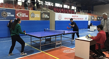 Tokat'ta kurumlar arası floor curling ve masa tenisi müsabakaları düzenlendi