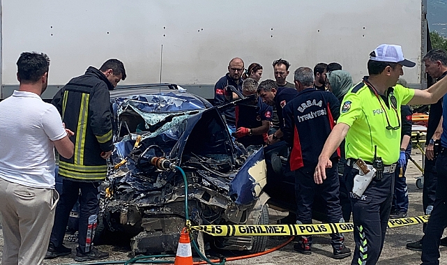 Tokat'ta otomobil kamyonla çarpıştı, 1 kişi öldü, 1 kişi yaralandı