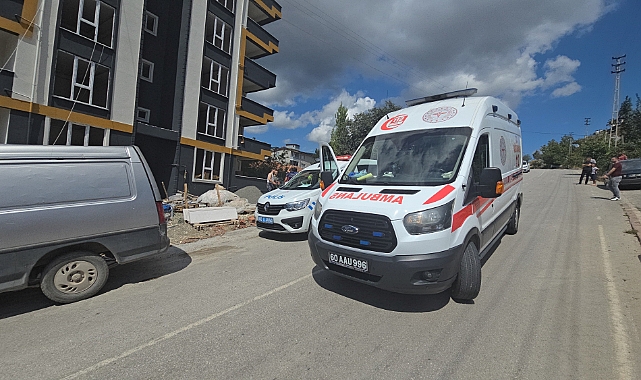 Asansör boşluğuna düşen işçi hayat mücadelesi veriyor