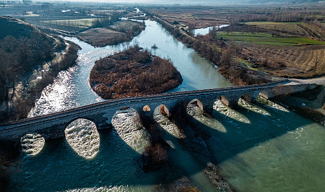 Tarihi Talazan Köprüsü, yüzyıllardır ayakta güvenle geçiş sağlıyor