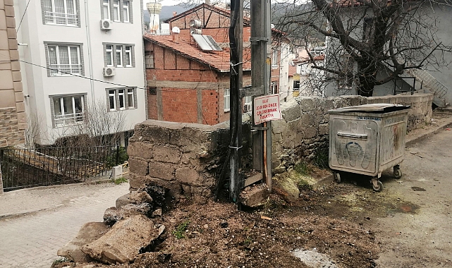 ÇEDAŞ'ın yanan elektrik kabloları tedirgin etti