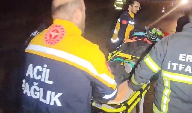 Erbaa'da direğe çarpan otomobil kağıt gibi ezildi