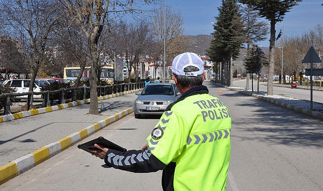 Gümüşhacıköy'de trafik ve asayiş denetimleri devam ediyor