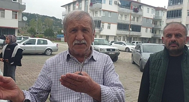 Amasya'da depremde anahtarını evde unutan vatandaş: 