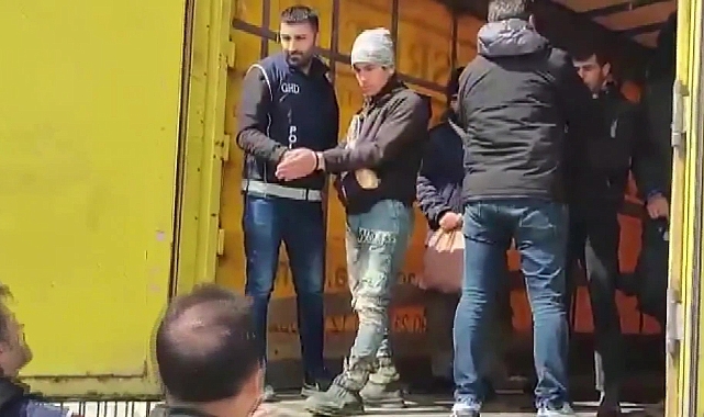 Amasya'da tırda 10 kaçak göçmen yakalandı
