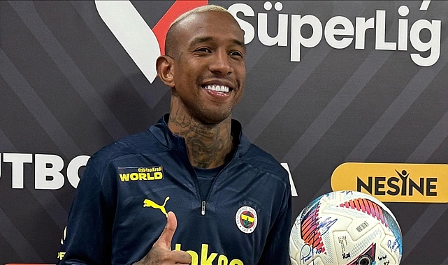 Fenerbahçeli futbolcu Talisca, lösemi tedavisi gören Yusuf Berat'ı unutmadı
