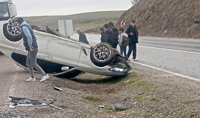 Yozgat'ta lüks otomobil takla attı: 3 yaralı