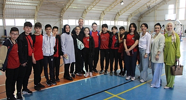 Amasyalı öğretmenler öğrencileri için atık malzemelerden 160 çeşit oyun tasarladı