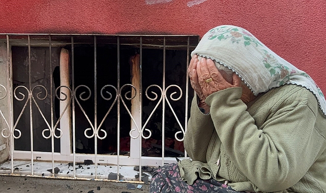 Ateşle oyun evi kullanılmaz hale getirdi