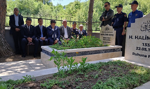 Solingen faciasında hayatını kaybedenler Amasya'da mezarları başında anıldı