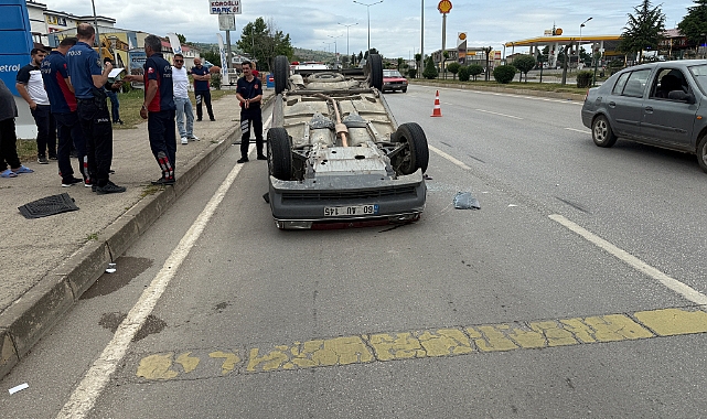 Takla atan araçtaki 2 kişi yaralandı