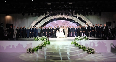 Çorum'daki düğün ünlüler geçidine sahne oldu