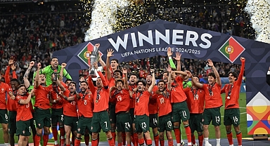 UEFA Uluslar Ligi'nde İspanya'yı penaltılarla 5-3 yenen Portekiz şampiyon oldu
