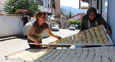 Amasya'da tescilli ‘sıkma tarhana' sezonu başladı