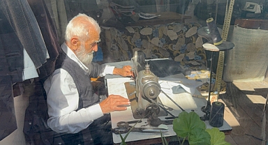 75 yıllık terzi gözlüksüz dikiş yapıyor