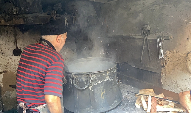 Kalaycılık mesleğini 62 yıldır sürdürüyor