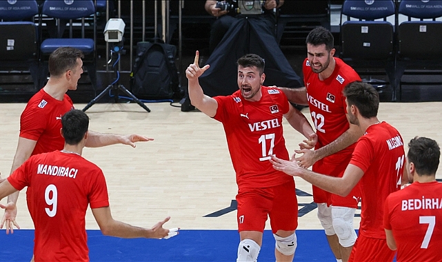 A Milli Erkek Voleybol Takımı, Hollanda'yı 3-1 yenerek tarihinde ilk kez çeyrek finale yükseldi