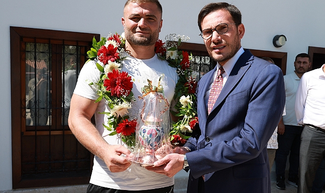 Başpehlivan memleketi Tokat'ta coşkuyla karşılandı
