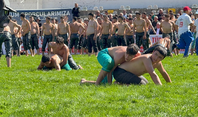 Başpehlivanlar Tokat’taki er meydanında kol bağladı