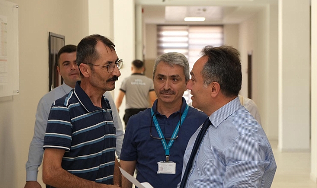 Rektör Yılmaz, öğrencilerin kayıt heyecanını paylaştı