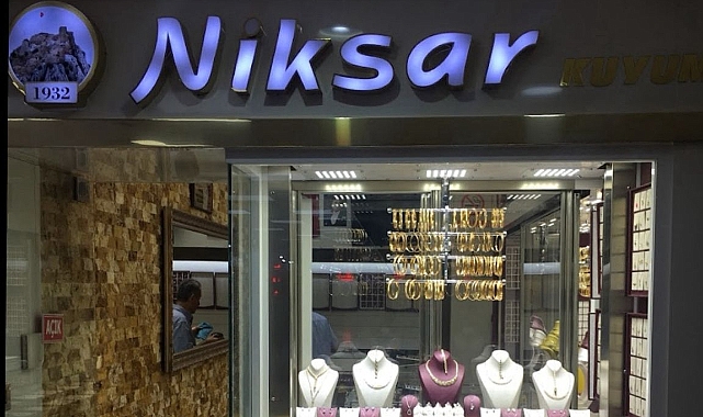 Niksar'da polis dolandırıcılık olaylarına karşı kuyumcularla toplantı yaptı