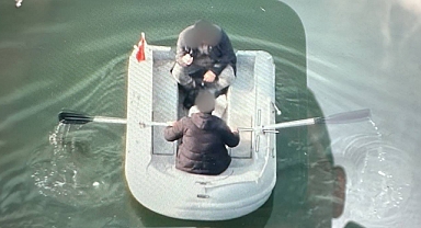 Baraj gölüne 135 metre kaçak ağ sererken jandarmaya yakalandılar