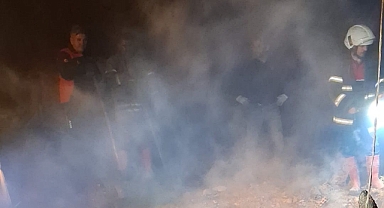 İki katlı müstakil ev küle döndü, görme engelli bir kişi hayatını kaybetti