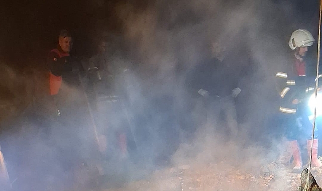 İki katlı müstakil ev küle döndü, görme engelli bir kişi hayatını kaybetti