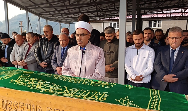 Ordu'da göçük altında kalan iş makinesi operatörü toprağa verildi