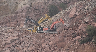 Ordu'da göçük altında kalan kamyon şoförünün cenazesine ulaşıldı