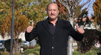 Sivas'ta karlı havada 13 derecelik suya girdi