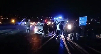 Niksar’da hafif ticari araç ile otomobil çarpıştı: 2 yaralı