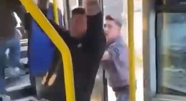 Otobüsü satırla bastı