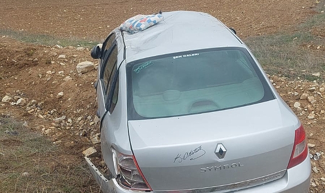 Yeşilyurt'ta savrulan otomobildeki çift yaralandı