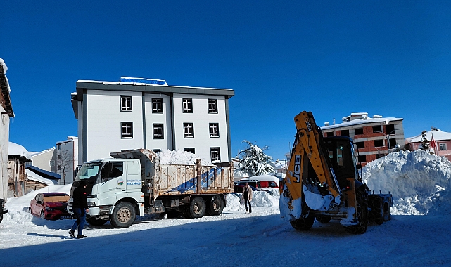 Başçiftlik'te karla mücadele çalışmaları sürüyor
