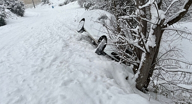 Niksar'da kar yağışı, kazaları ardı ardına getirdi