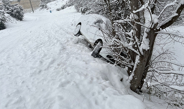Niksar'da kar yağışı, kazaları ardı ardına getirdi