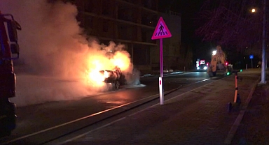 Ordu’da seyir halindeki kamyonet çıkan yangında küle döndü