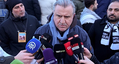 Spor camiası, Filistin'e destek olmak için Galata Köprüsü'nde düzenlenen eyleme katıldı