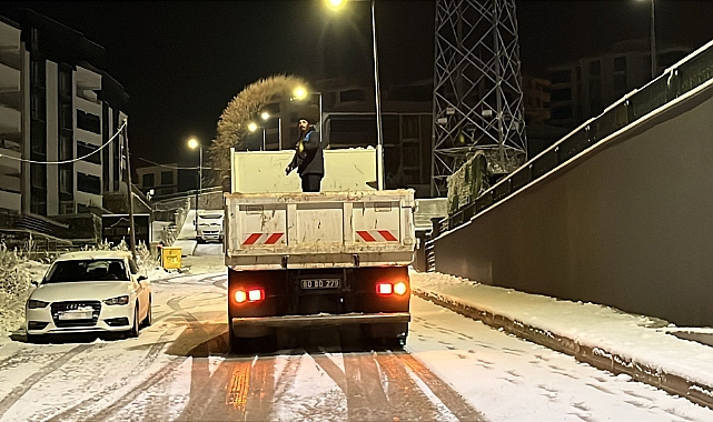 Tokat Belediyesinin karla mücadele çalışmaları sürüyor