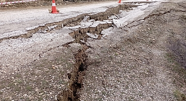 Sulusaray'da yağışlar toprak kaymasına neden oldu