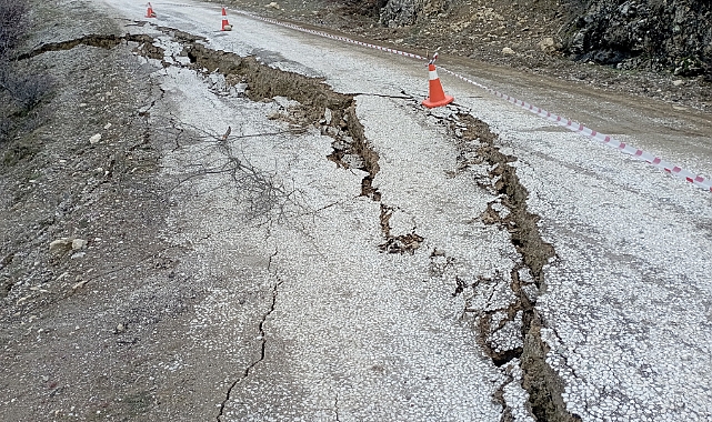 Sulusaray'da yağışlar toprak kaymasına neden oldu