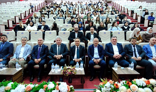 TOGÜ'de değişen dünya ve eğitim söyleşisi düzenlendi