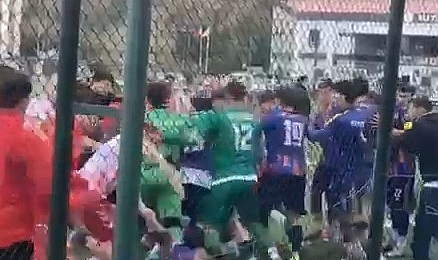 Tokat'ta amatör maçta saha karıştı