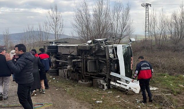 Tokat'ta öğrenci servisi otomobille çarpıştı: 6 öğrenci yaralandı