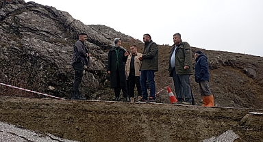 Toprak kaymasının yaşandığı yolda zemin güçlendirme çalışmaları başladı