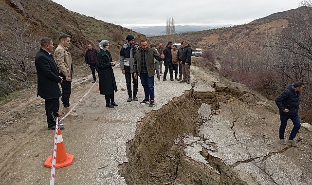 Toprak kaymasının yaşandığı yolda zemin güçlendirme çalışmaları başladı