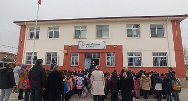 Yeşilyurt'ta, Kahramanmaraş merkezli depremlerde hayatını kaybedenler anıldı