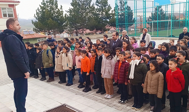 Yeşilyurt'ta, Kahramanmaraş merkezli depremlerde hayatını kaybedenler anıldı